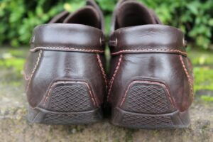Sapatos masculinos com velcro da Vocca